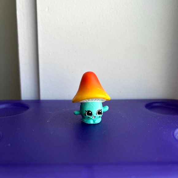 Shopkins Season 4 Milly Mushroom Blue #4-003 - Picture 1 of 2